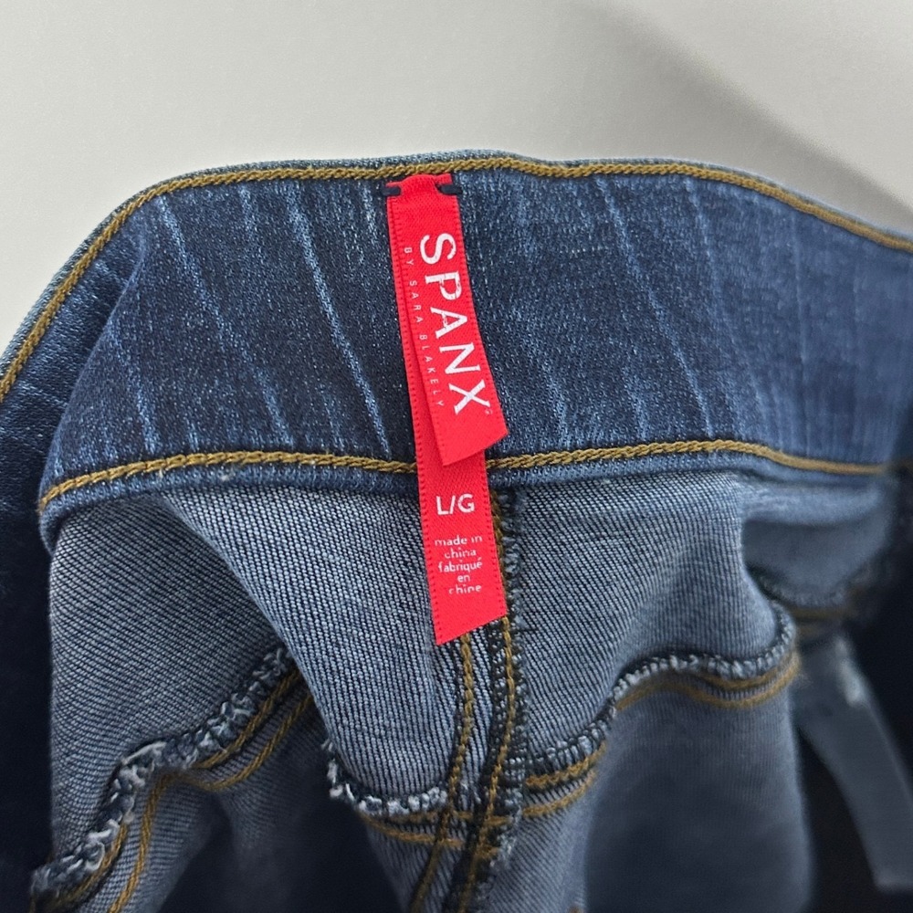 SPANX Dip Dye Denim Jeans Womens Size Large Pull On Blue Crop 20231R NEW Minimal - Picture 4 of 15